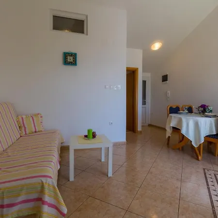 Apartament Anja *